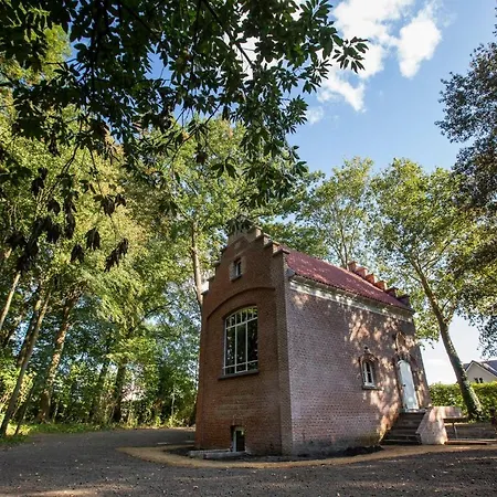 Antonine's Atelier Lodge